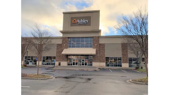Ashley Store 9