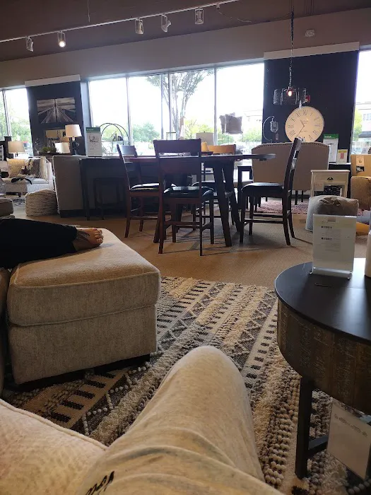 Ashley Store 5