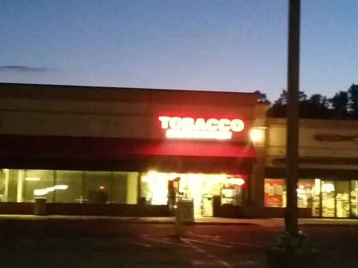 Maplewood Tobacco & E-Cigs Center 3