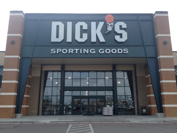 DICK'S Sporting Goods 0
