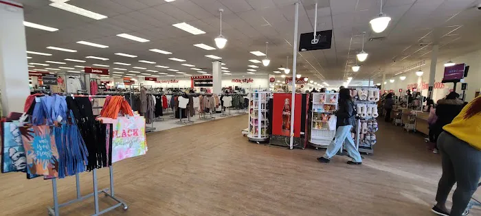 T.J. Maxx & HomeGoods 3