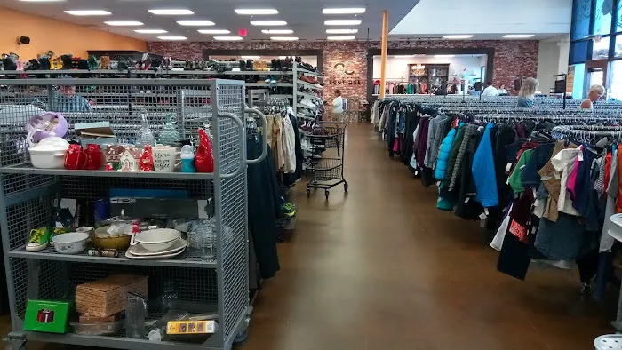 OC Goodwill Boutique Huntington Beach 3