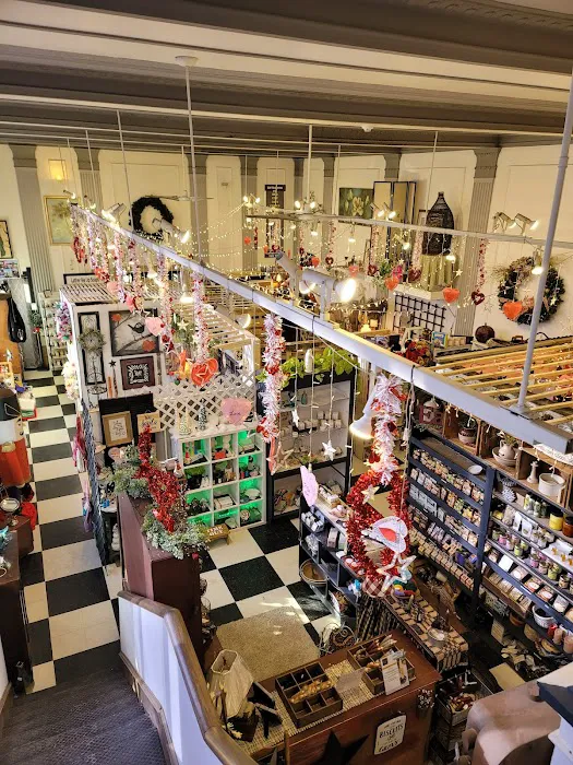 The Hub Vintage Boutique & Market 3