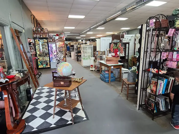 Antiques On Main 8