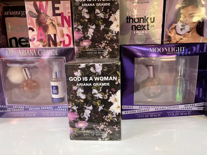 Pure Perfume Store 3