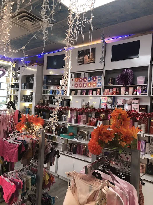 Pure Perfume Store 7