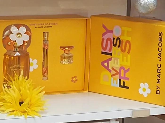 Pure Perfume Store 4