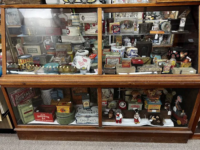 The Antique Market 1