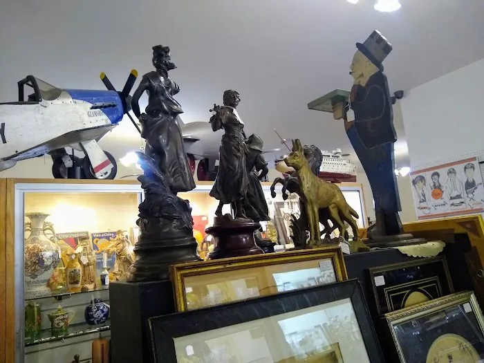 The Antique Market 4