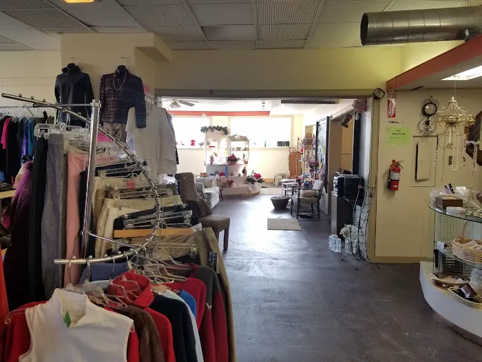 Six Degrees Resale Store 2