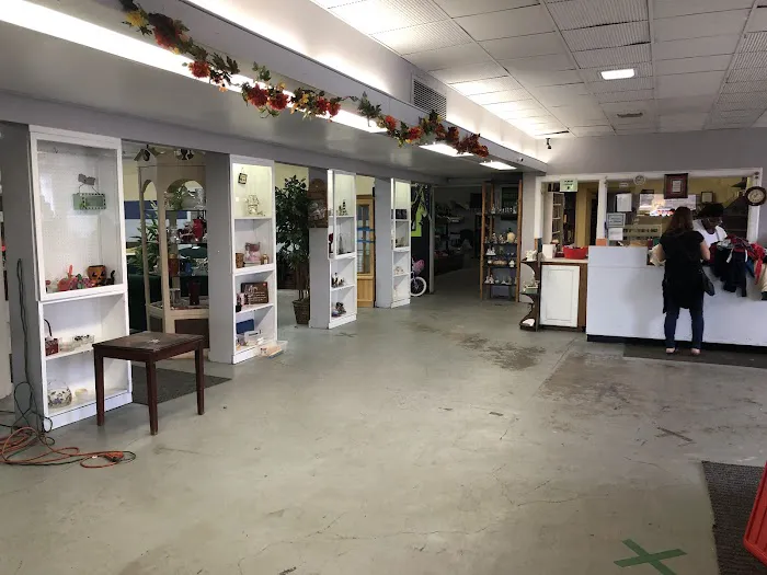 Six Degrees Resale Store 4