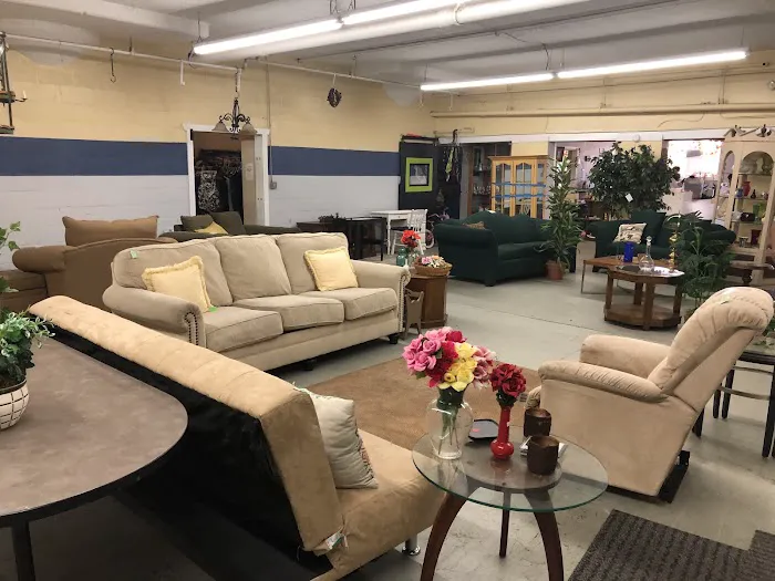 Six Degrees Resale Store 9