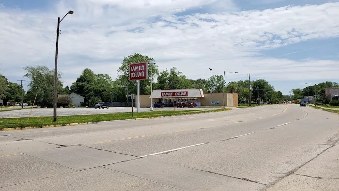 Family Dollar 8