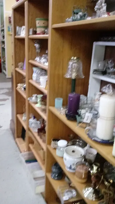 Lakeview Foundation Community Thrift Shop 4