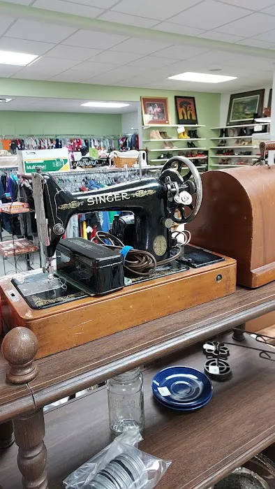 Lakeview Foundation Community Thrift Shop 3