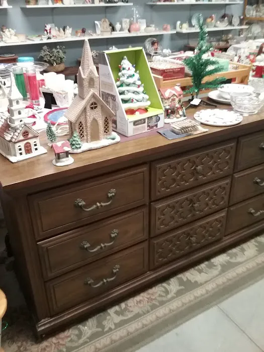 Lakeview Foundation Community Thrift Shop 2