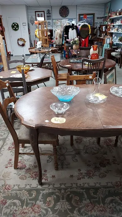 Lakeview Foundation Community Thrift Shop 5