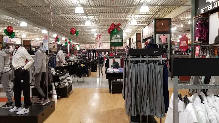 DICK'S Sporting Goods 3