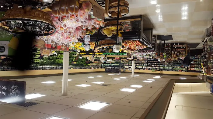 D&W Fresh Market 4