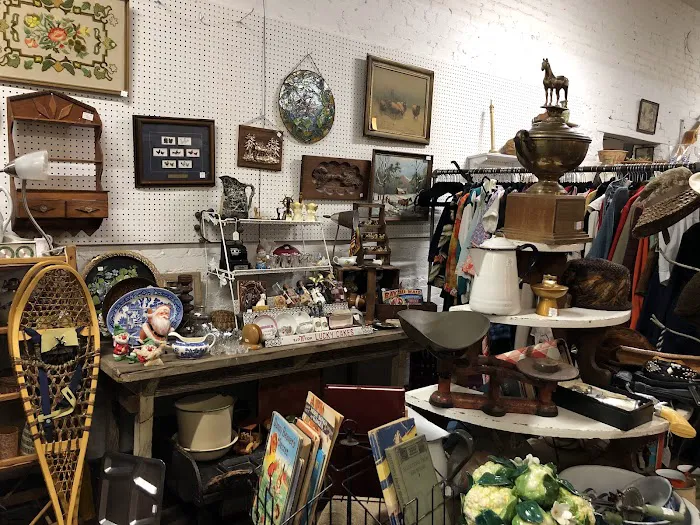 Kalamazoo Antiques Market 0