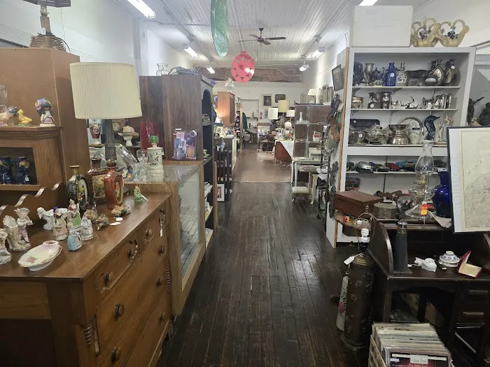 Kalamazoo Antiques Market 6