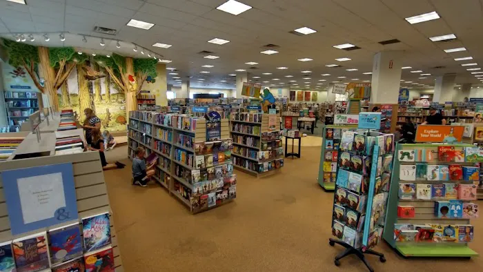 Barnes & Noble 6
