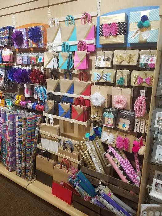 Di's Hallmark Shop 4