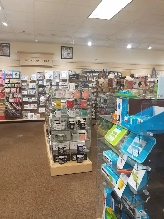 Di's Hallmark Shop 8