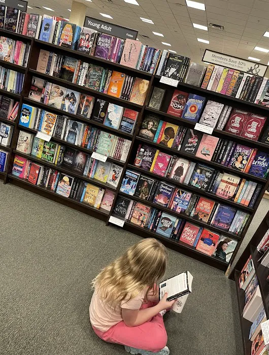 Barnes & Noble 3