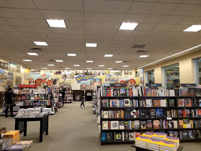 Barnes & Noble 8