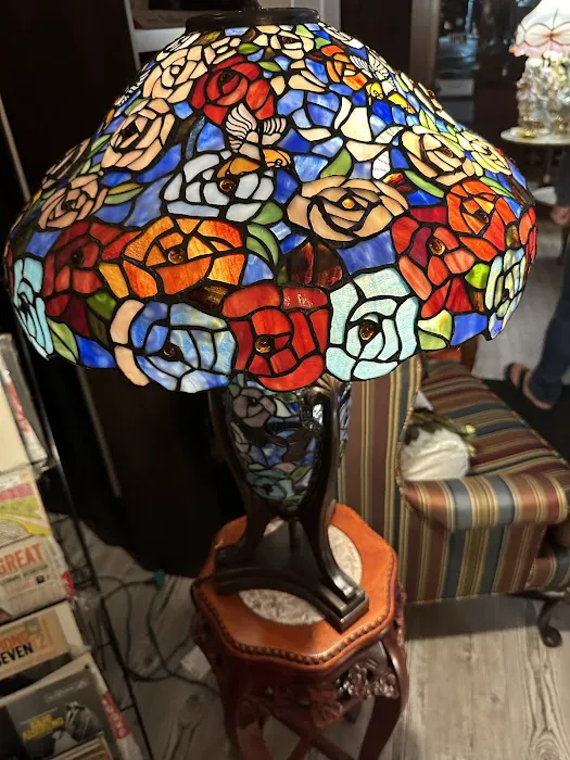 Hamilton House Antiques & Treasure 3