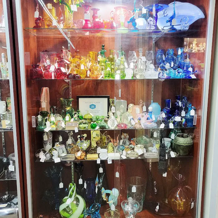 Wally's Castle - Vintage Antique Mall in Grand Rapids, MI 4