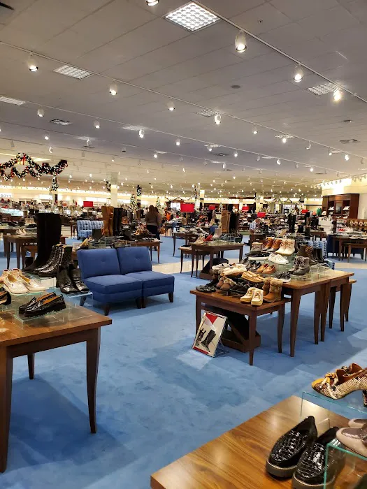 Von Maur 0