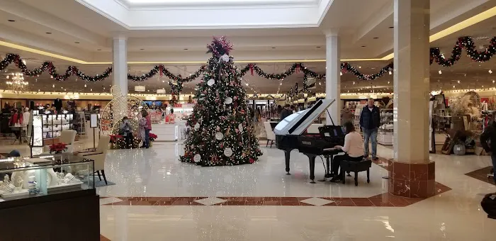 Von Maur 5