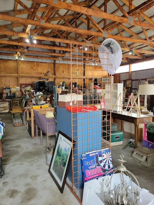 Pinky's Place - Antique & Artisan Market 5