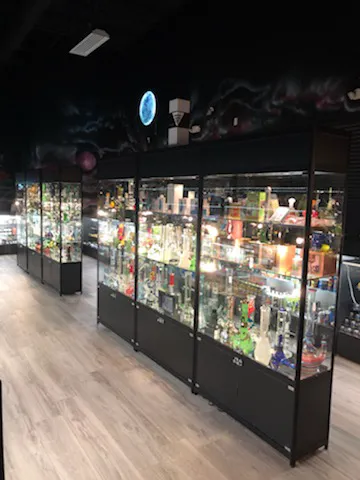 Rise Smoke/Vape Shop-28th St 1