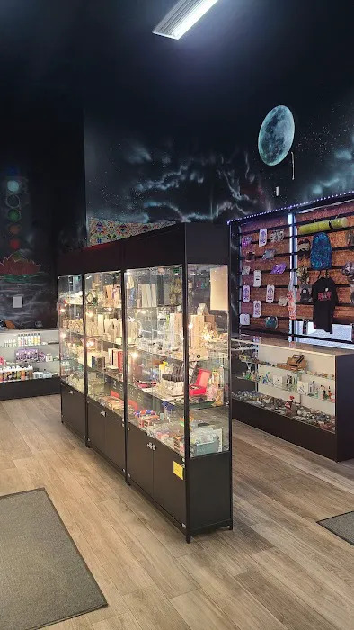 Rise Smoke/Vape Shop-28th St 3