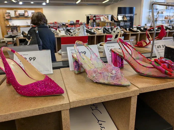 DSW Designer Shoe Warehouse 9