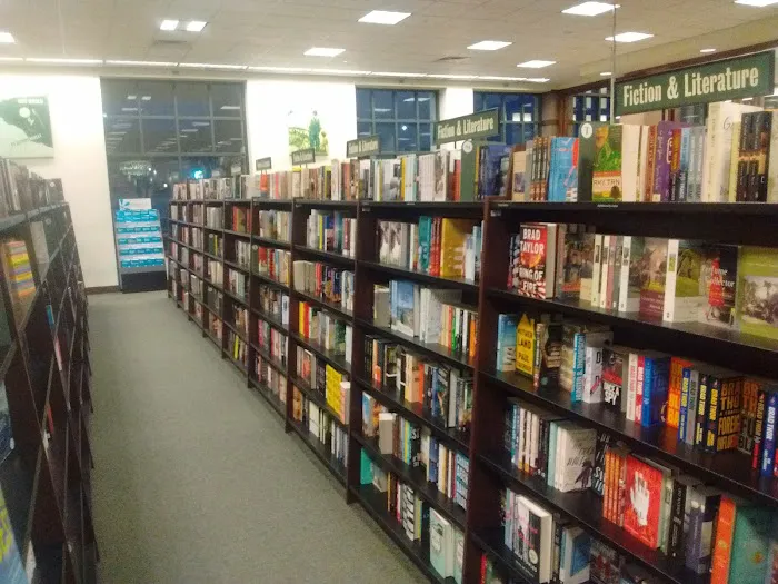Barnes & Noble 6