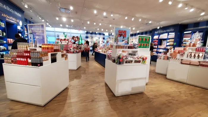 Bath & Body Works 4