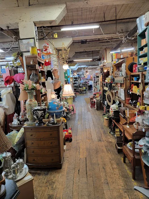 Warehouse One Antiques & Collectibles 1