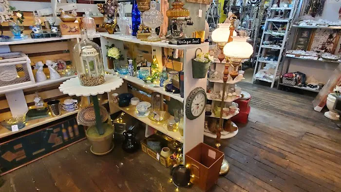 Warehouse One Antiques & Collectibles 0
