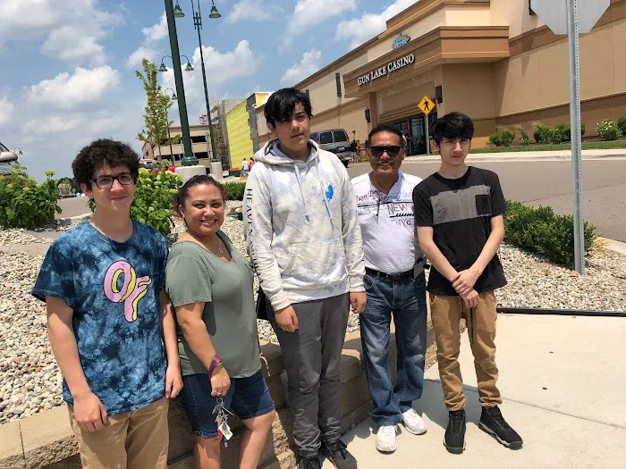 La Familia Stop-N-Shop 8