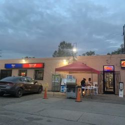 La Familia Stop-N-Shop ico