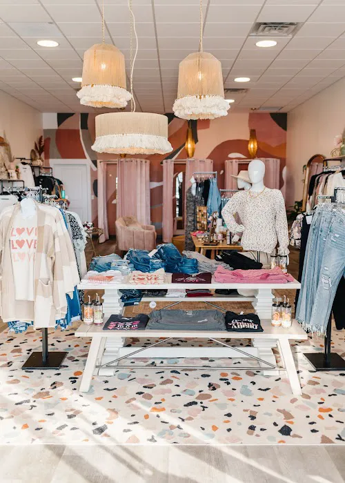 R3VEL Threads Boutique 3