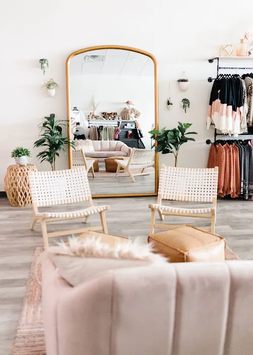 R3VEL Threads Boutique 4