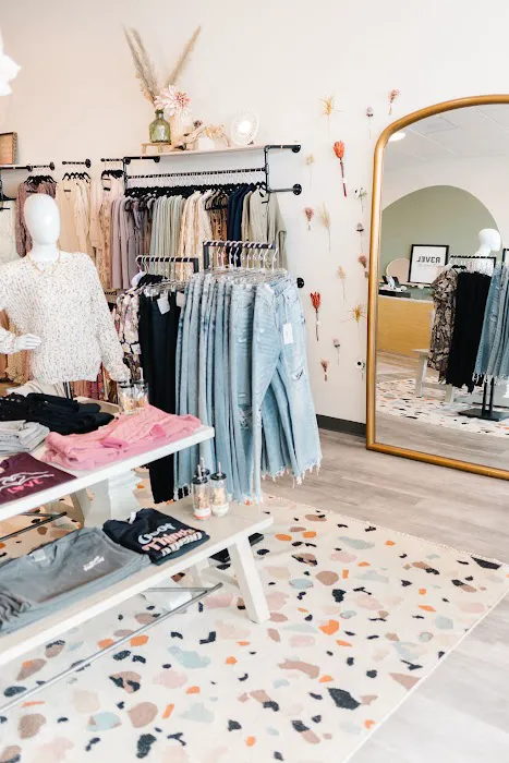 R3VEL Threads Boutique 6