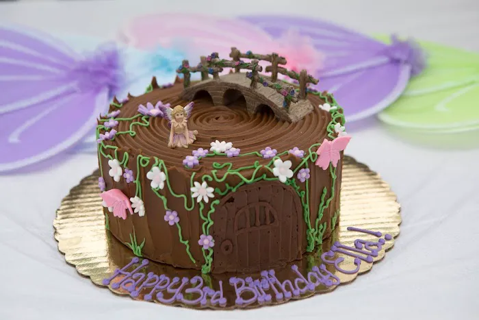 Connie's Cakes 0