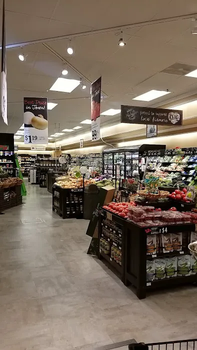 D&W Fresh Market 3
