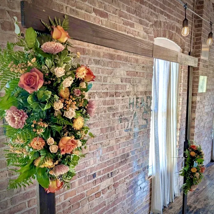 Plumeria Botanical Boutique 0